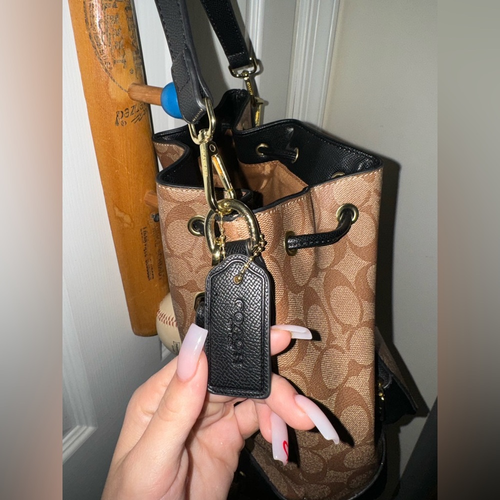 Coach Bag - Picture 3 of 5